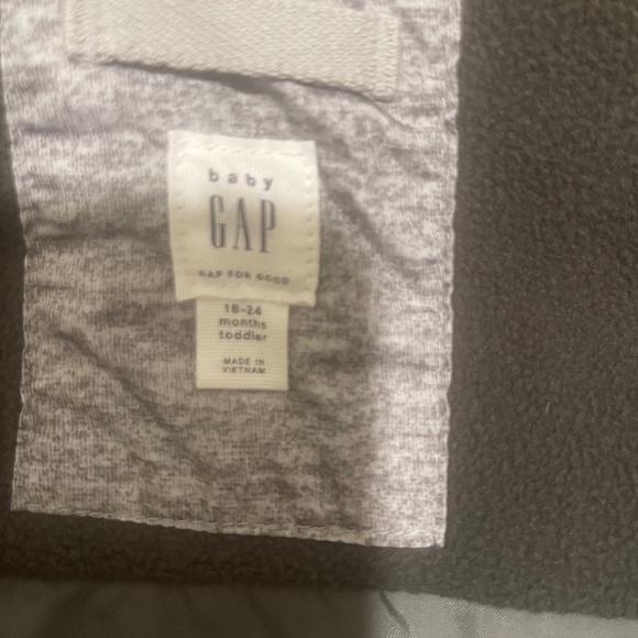 GAP Toddler Puffer Vest – Size 18-24 M, Grey - Picture 5 of 6